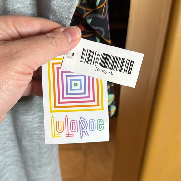 NWT Lularoe Randy Gray w/ Multicolored Floral Sleeve Size Large - Picture 4 of 6